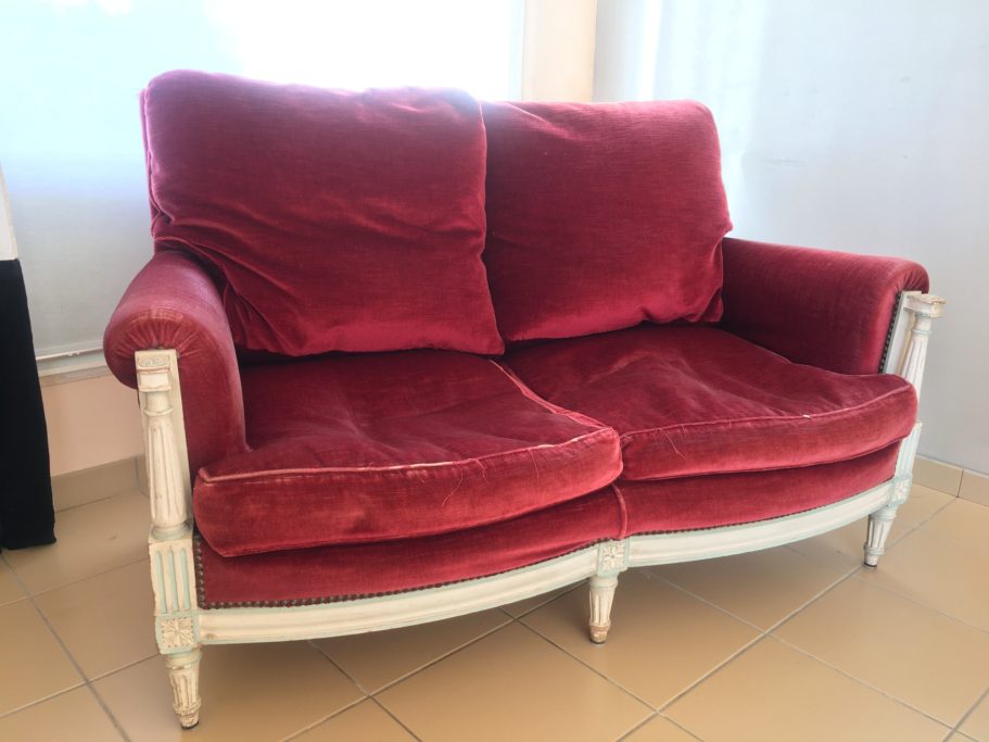 Canapé de style Louis XVI à coussin 2 places