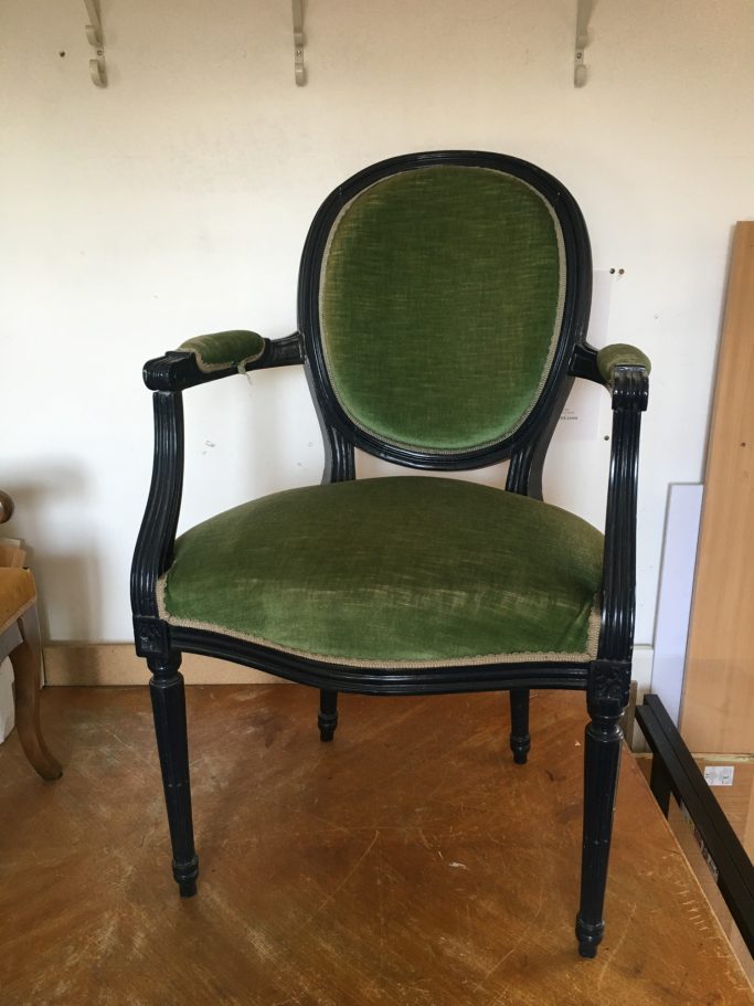 Fauteuil Louis XVI médaillon